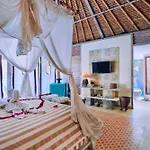 Vanshika 1 Bedroom Garden Villa Shared Pool Zn219
