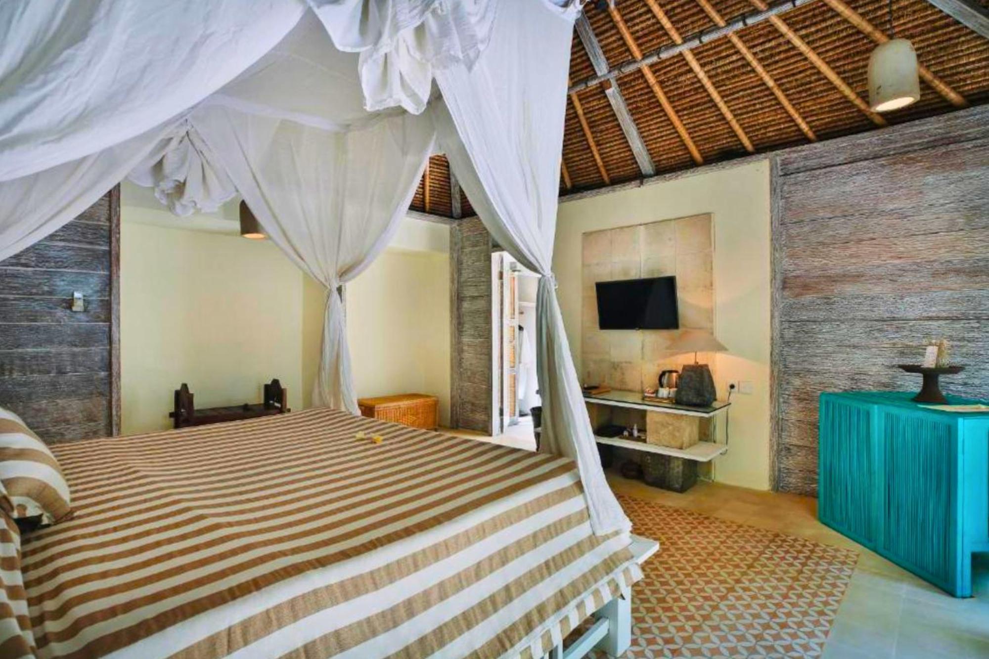 Vanshika 1 Bedroom Garden Shared Pool Zn219 *