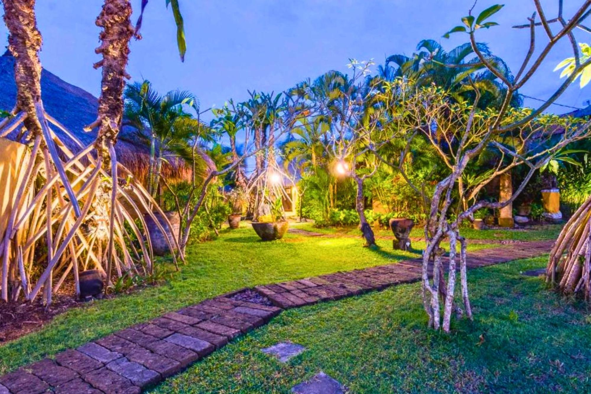 Vanshika 1 Bedroom Garden Shared Pool Zn219 *