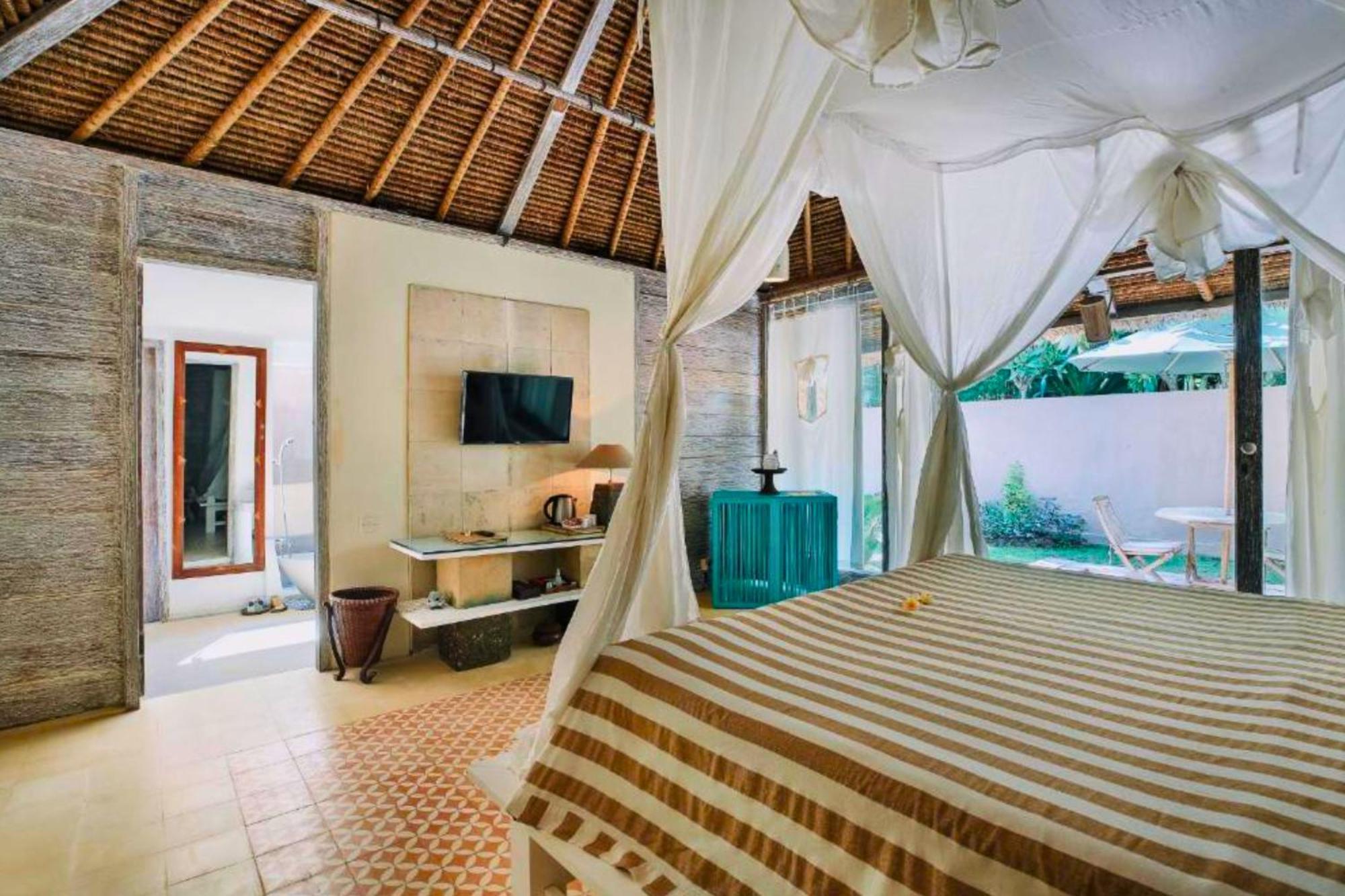 Vanshika 1 Bedroom Garden Shared Pool Zn219 *